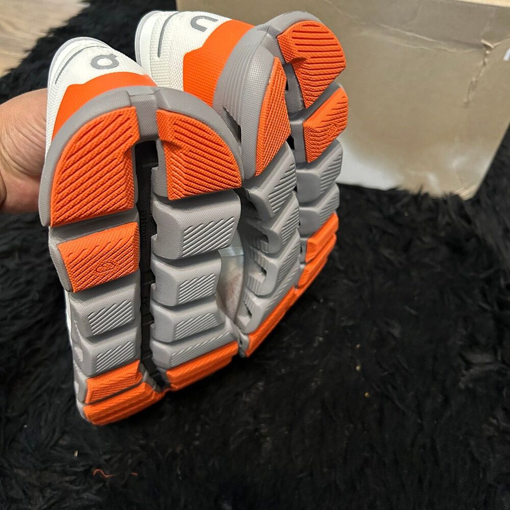 ON CLOUD X Ivory / Alloy athletic training lace up shoes sneakers women's 9 new - Picture 6 of 8